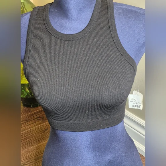 Black Ribbed Sleeveless Tank Top - Picture 5 of 7